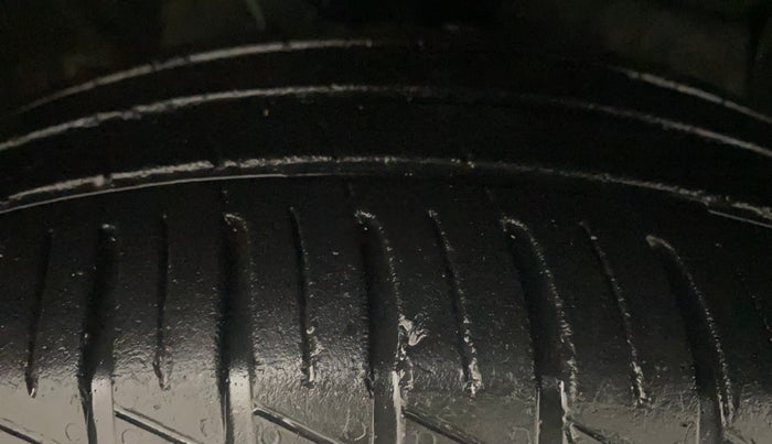 2022 Hyundai GRAND I10 NIOS SPORTZ 1.2 KAPPA VTVT CNG, CNG, Manual, 45,644 km, Right Front Tyre Tread