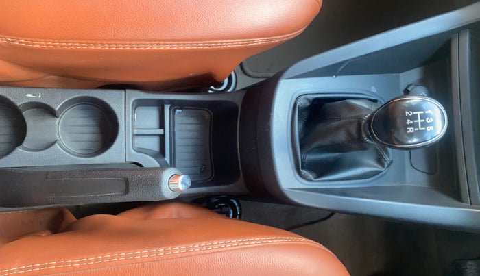 2017 Ford Figo Aspire TITANIUM 1.2 PETROL, Petrol, Manual, 53,528 km, Gear Lever