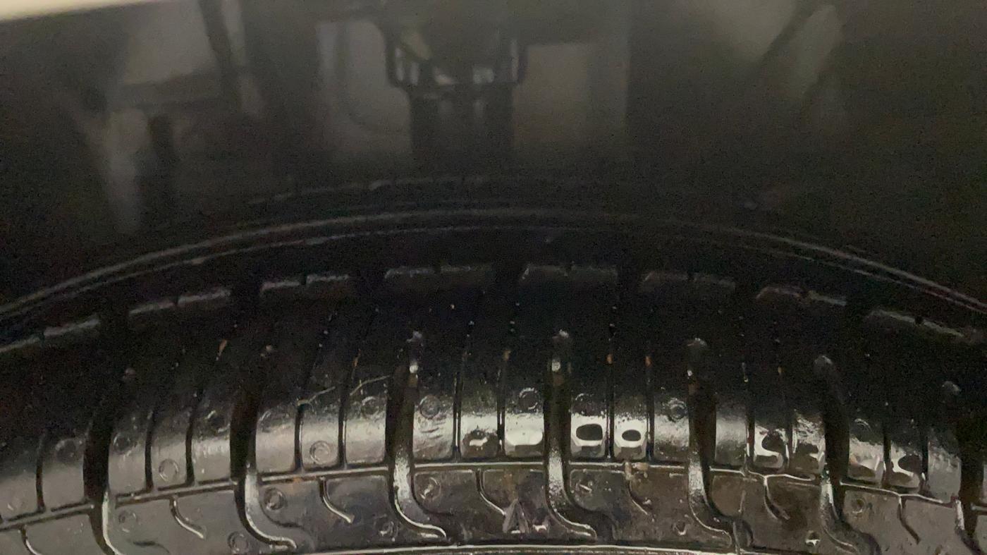2018 Datsun Redi Go T(O) 1.0, Petrol, Manual, 39,784 km, Left Front Tyre Tread