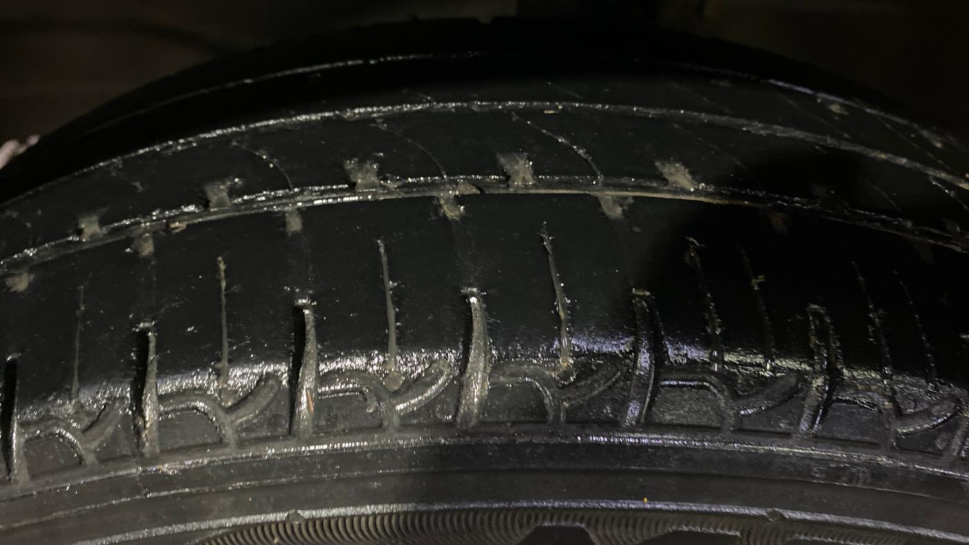 2014 Maruti Wagon R 1.0 VXI, Petrol, Manual, 79,455 km, Left Front Tyre Tread
