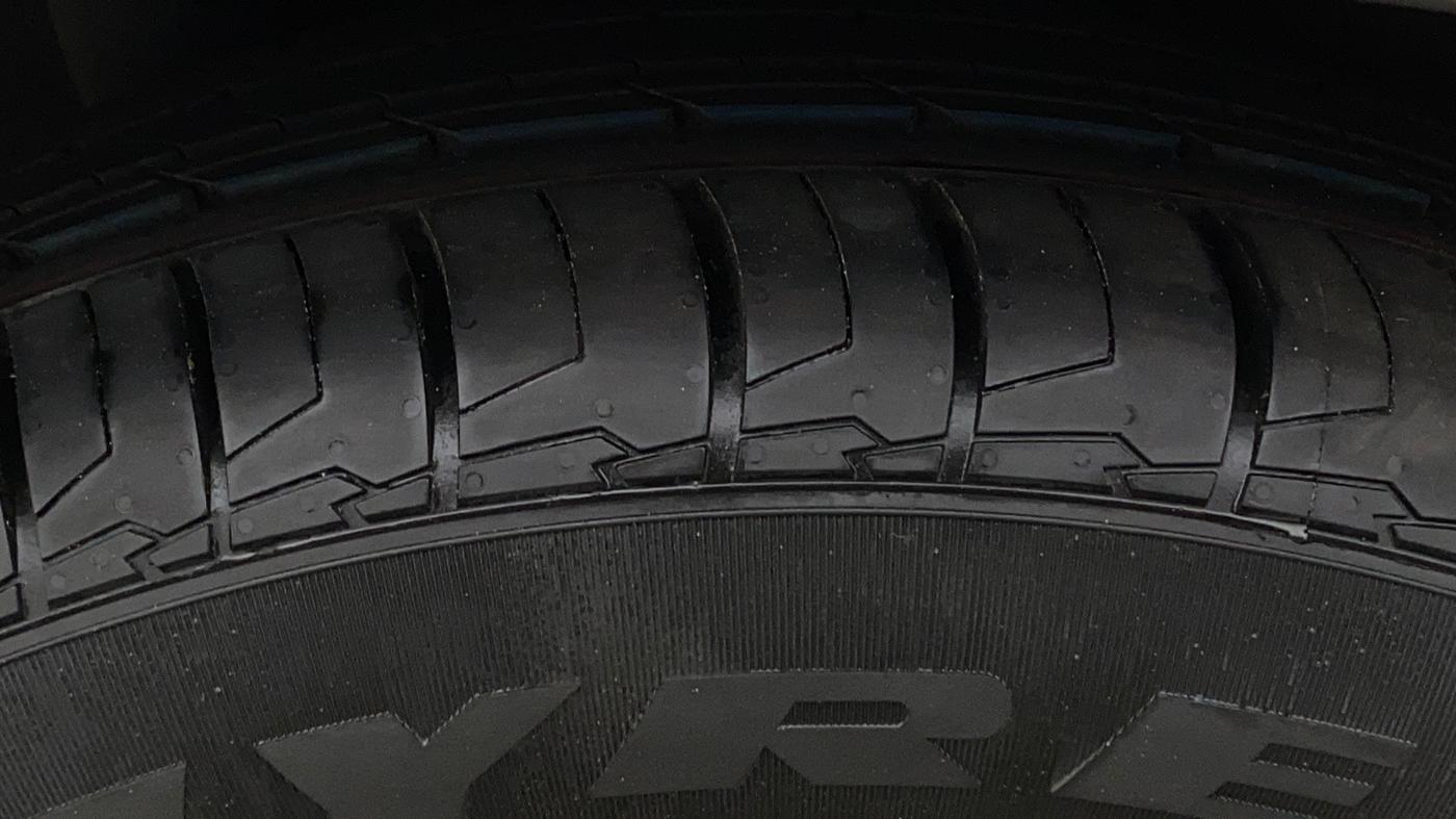 2021 Hyundai VENUE SX 1.0 TURBO, Petrol, Manual, 1,08,866 km, Right Rear Tyre Tread