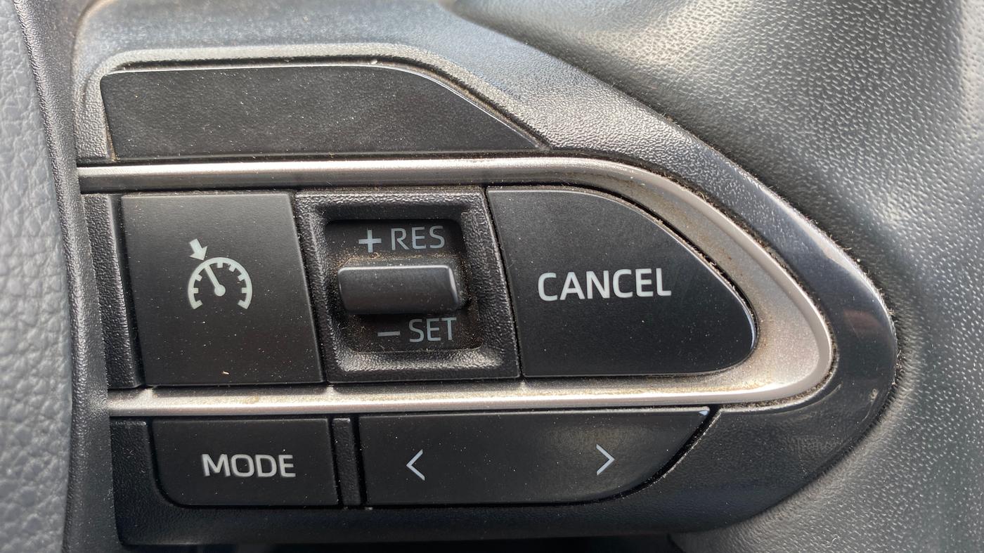 2023 Maruti Invicto ZETA PLUS 7 STR STRONG HYBRID, Hybrid, Automatic, 43,056 km, Adaptive Cruise Control