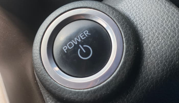 2023 Maruti Invicto ZETA PLUS 7 STR STRONG HYBRID, Hybrid, Automatic, 42,941 km, Keyless Start/ Stop Button