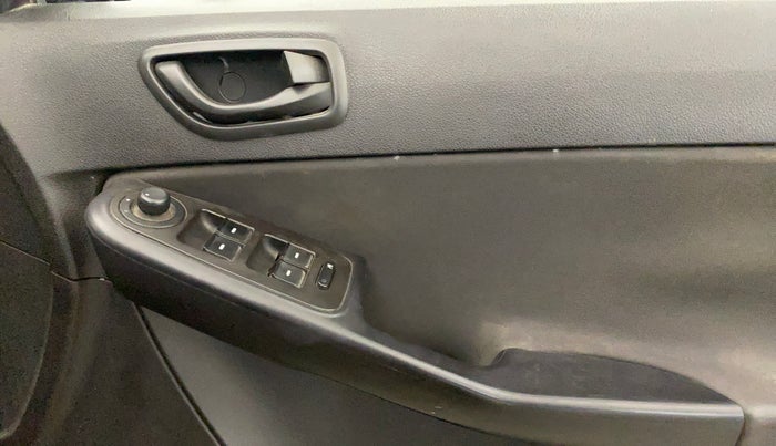2016 Tata Zest XMS PETROL, Petrol, Manual, 67,822 km, Driver Side Door Panels Control