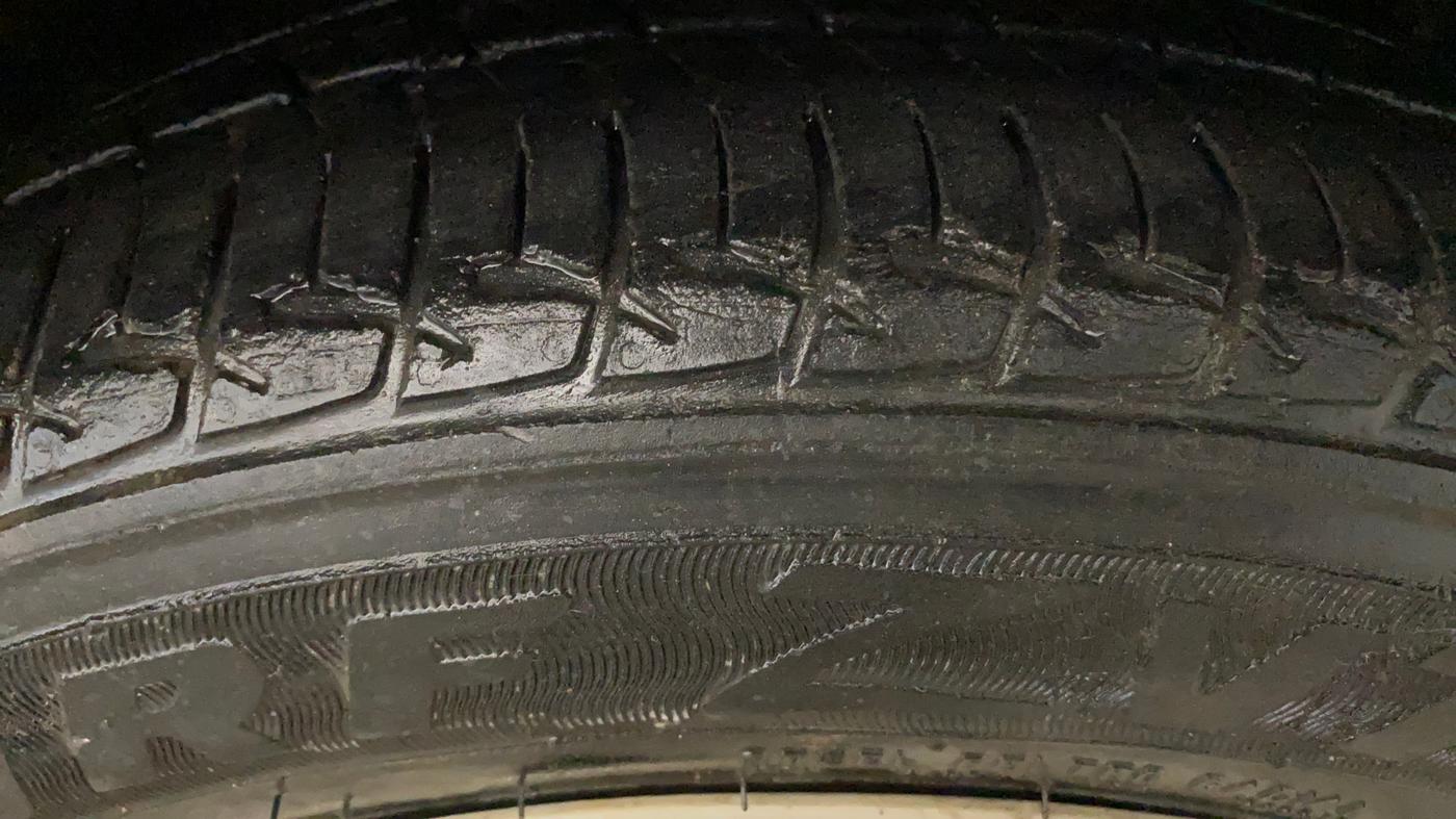 2016 Tata Zest XMS PETROL, Petrol, Manual, 67,822 km, Right Front Tyre Tread