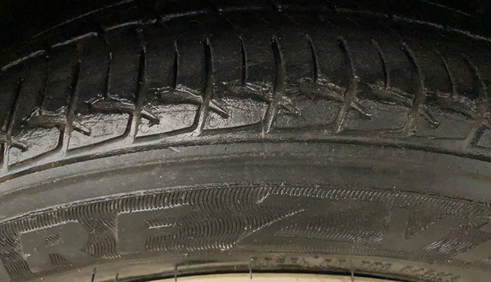 2016 Tata Zest XMS PETROL, Petrol, Manual, 67,822 km, Right Front Tyre Tread