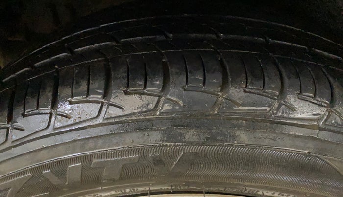2016 Tata Zest XMS PETROL, Petrol, Manual, 67,822 km, Right Rear Tyre Tread