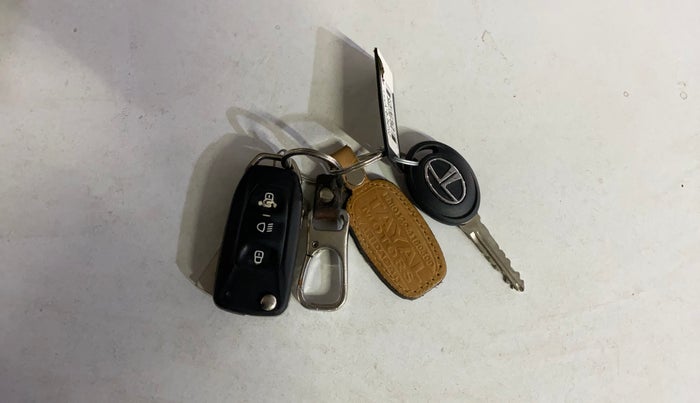 2016 Tata Zest XMS PETROL, Petrol, Manual, 67,822 km, Key Close Up