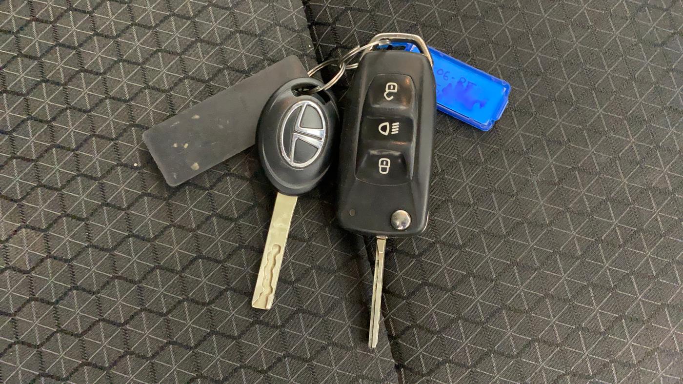 2021 Tata ALTROZ XM PLUS PETROL, CNG, Manual, 56,683 km, Key Close Up
