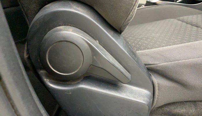 2021 Tata ALTROZ XM PLUS PETROL, CNG, Manual, 56,683 km, Driver Side Adjustment Panel