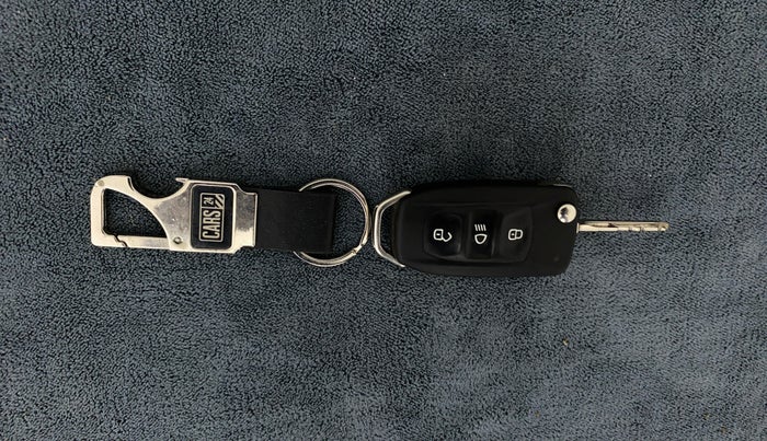 2019 Tata TIAGO NRG PETROL, Petrol, Manual, 14,921 km, Key Close Up