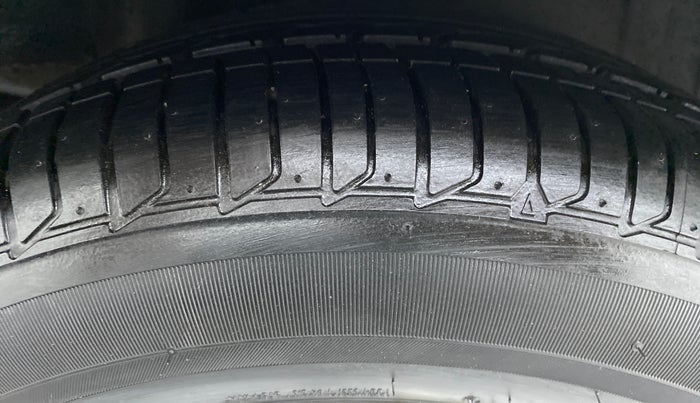 2010 Honda Civic 1.8V MT, Petrol, Manual, 35,936 km, Right Rear Tyre Tread