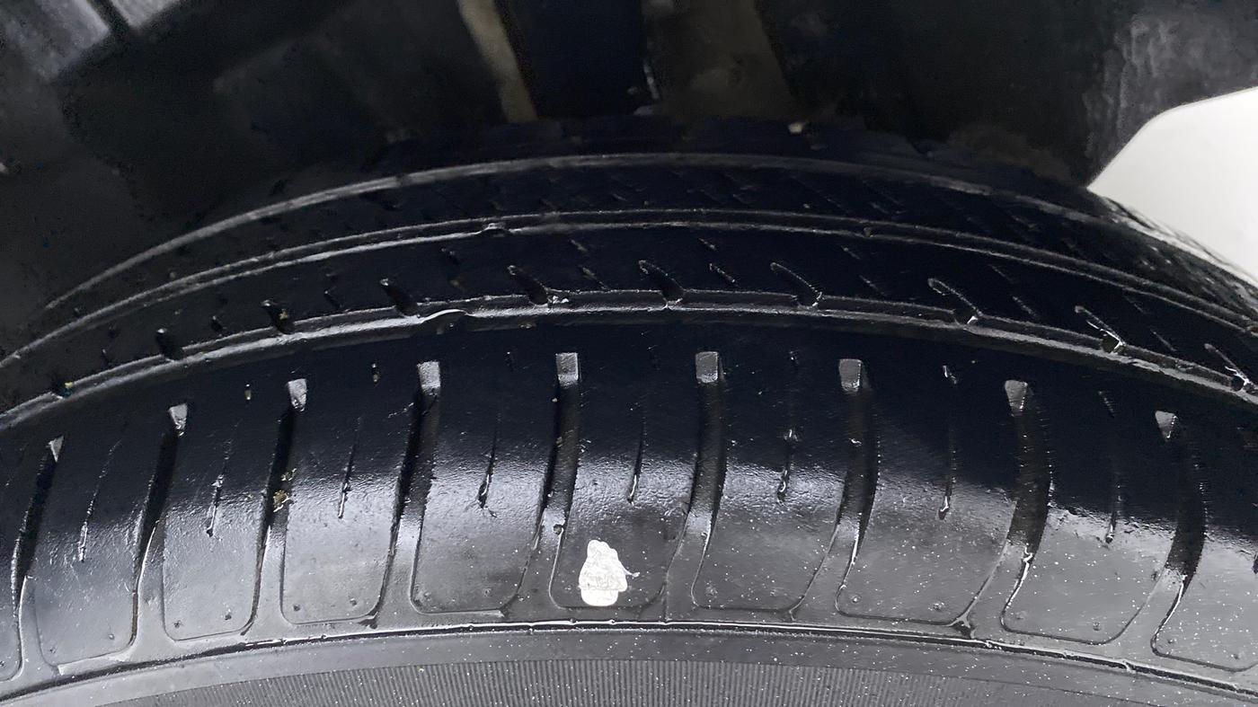 2018 Maruti Swift VXI, Petrol, Manual, 49,848 km, Left Rear Tyre Tread