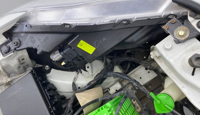 2018 Maruti Swift VXI, Petrol, Manual, 49,848 km, Left headlight - Clamp has minor damage
