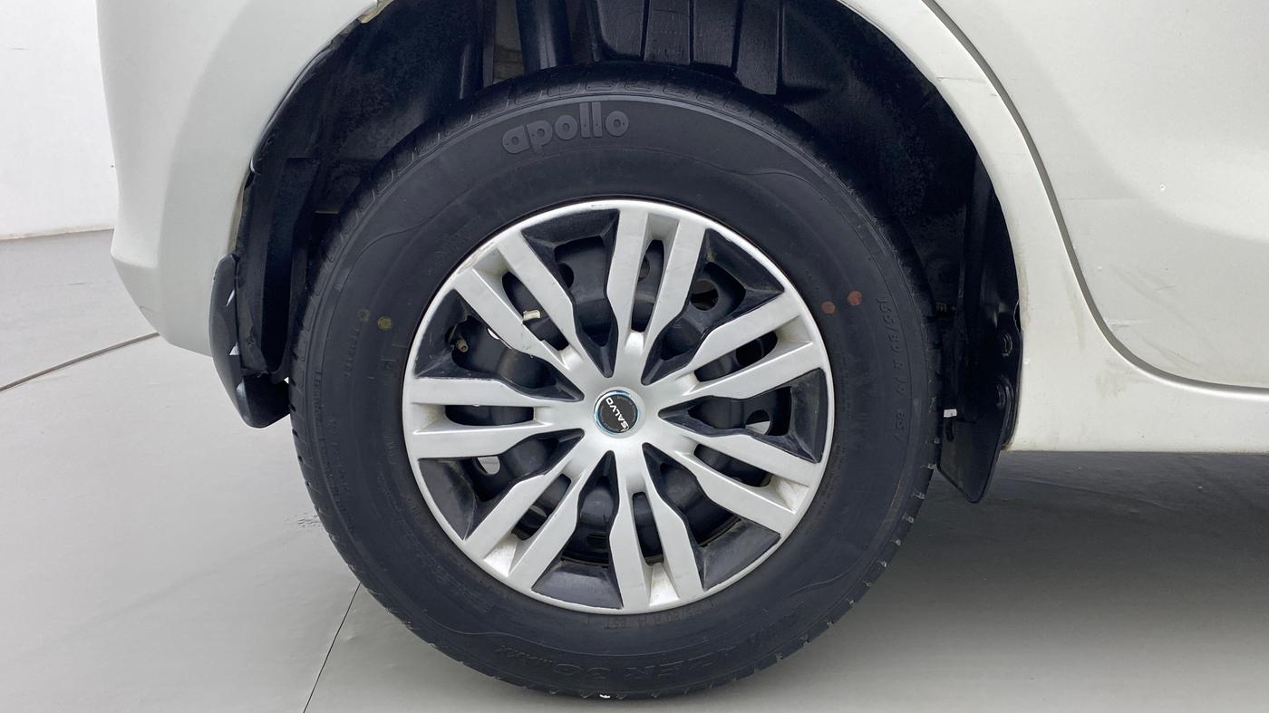 2018 Maruti Swift VXI, Petrol, Manual, 49,848 km, Right Rear Wheel