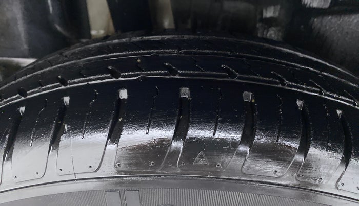 2018 Maruti Swift VXI, Petrol, Manual, 49,848 km, Right Rear Tyre Tread