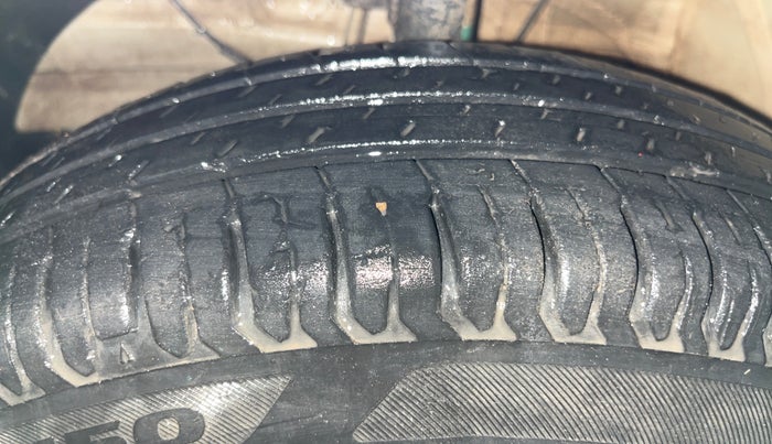 2018 Maruti Swift VXI, Petrol, Manual, 26,026 km, Left Front Tyre Tread