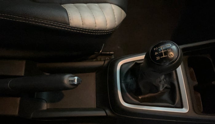 2018 Maruti Swift VXI, Petrol, Manual, 26,026 km, Gear Lever