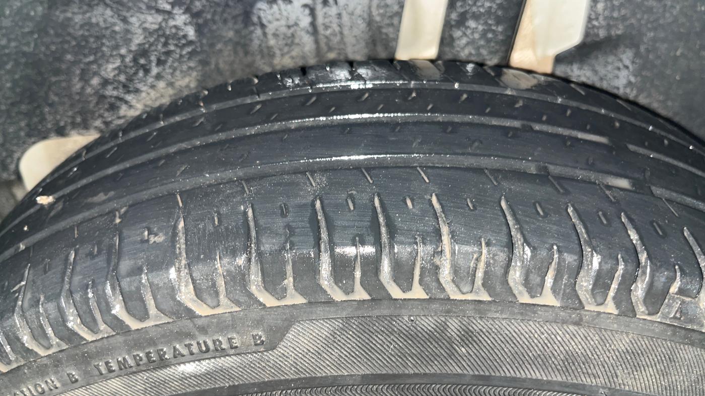 2018 Maruti Swift VXI, Petrol, Manual, 26,026 km, Left Rear Tyre Tread