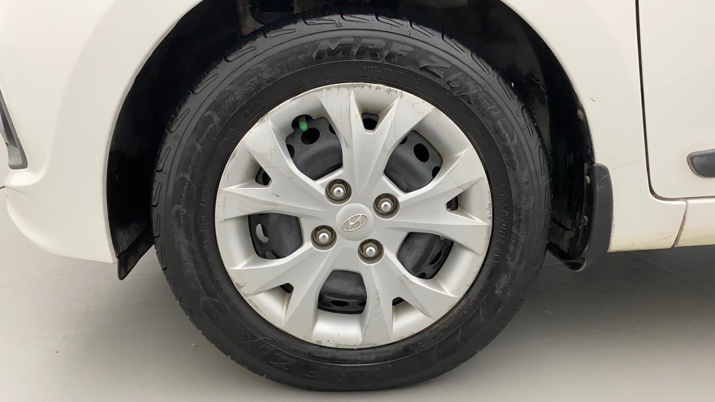 2014 Hyundai Grand i10 SPORTZ 1.2 KAPPA VTVT, Petrol, Manual, 48,532 km, Left Front Wheel