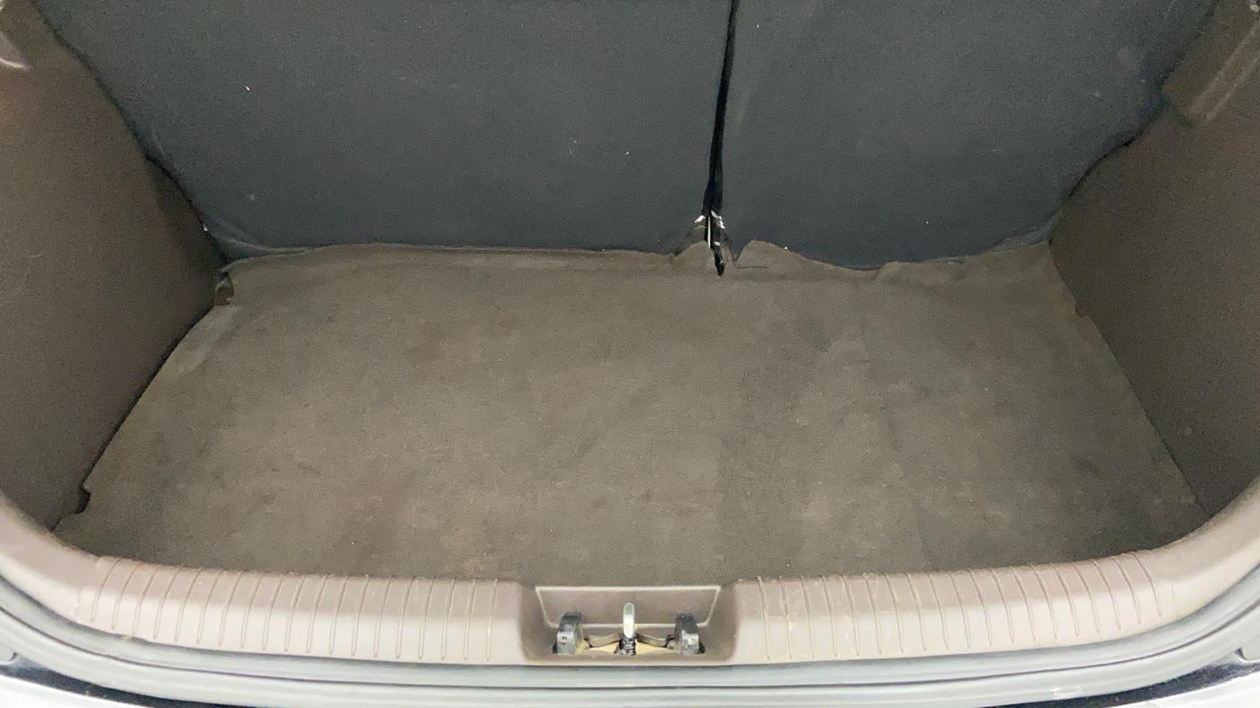 2009 Hyundai i20 MAGNA 1.2 VTVT, Petrol, Manual, 43,504 km, Boot Inside