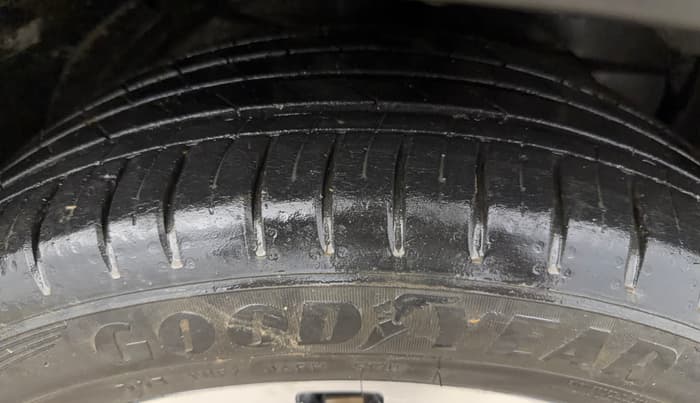 2021 MG HECTOR SHARP 1.5 DCT PETROL, Petrol, Automatic, 46,718 km, Right Front Tyre Tread