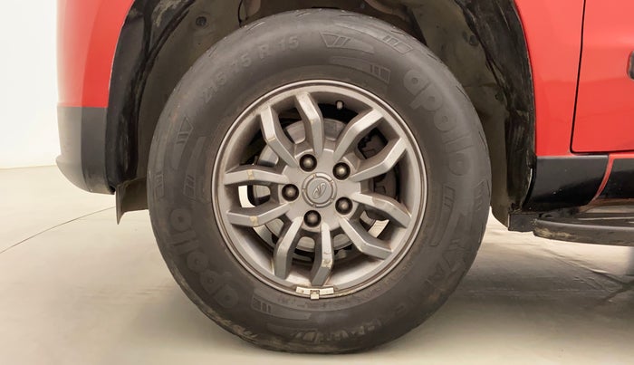 2018 Mahindra TUV300 T10 AMT, Diesel, Automatic, 82,048 km, Left Front Wheel