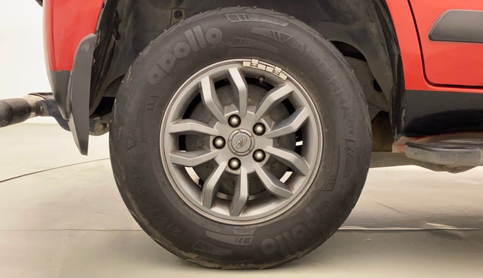 2018 Mahindra TUV300 T10 AMT, Diesel, Automatic, 82,048 km, Right Rear Wheel