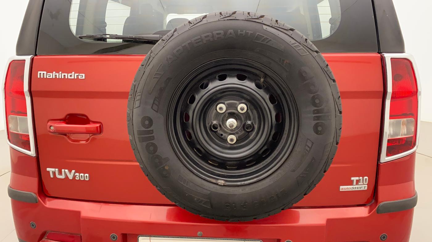 2018 Mahindra TUV300 T10 AMT, Diesel, Automatic, 82,048 km, Spare Tyre