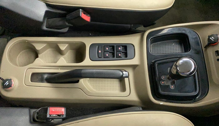 2018 Mahindra TUV300 T10 AMT, Diesel, Automatic, 82,048 km, Gear Lever