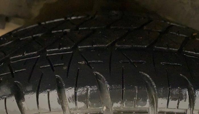 2012 Maruti Ritz VXI, Petrol, Manual, 91,756 km, Right Rear Tyre Tread