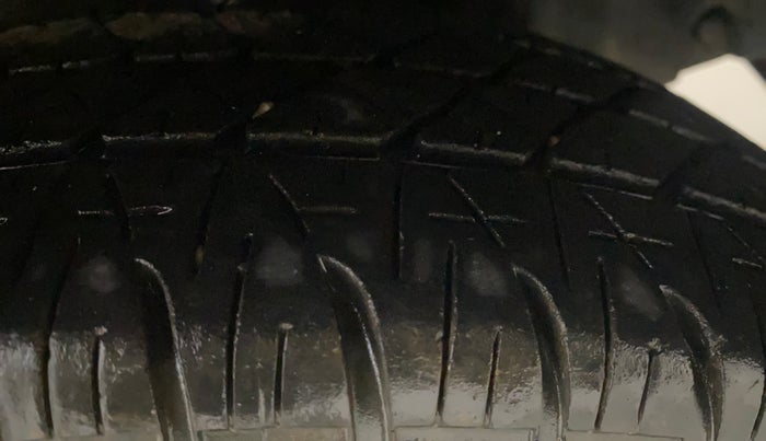 2012 Maruti Ritz VXI, Petrol, Manual, 91,756 km, Left Rear Tyre Tread