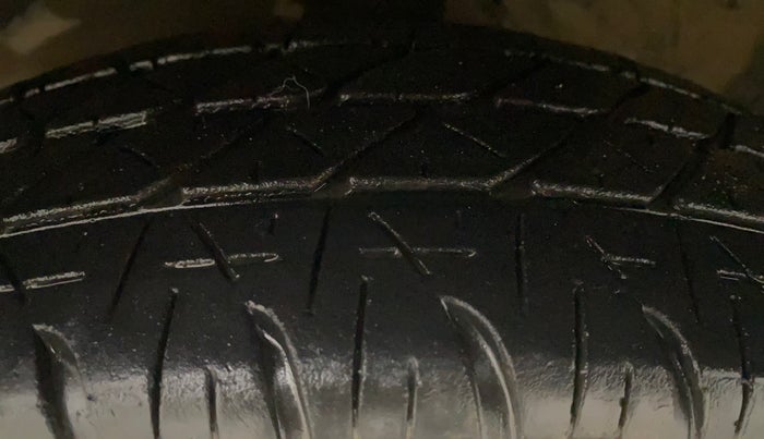 2012 Maruti Ritz VXI, Petrol, Manual, 91,756 km, Left Front Tyre Tread