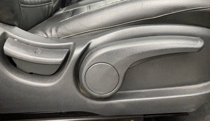 2020 Hyundai Elite i20 ASTA 1.2 (O), Petrol, Manual, 17,402 km, Driver Side Adjustment Panel