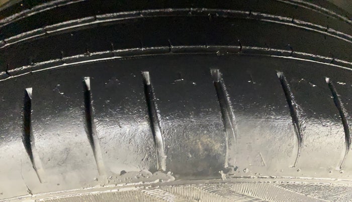 2020 Hyundai Elite i20 ASTA 1.2 (O), Petrol, Manual, 17,402 km, Right Front Tyre Tread