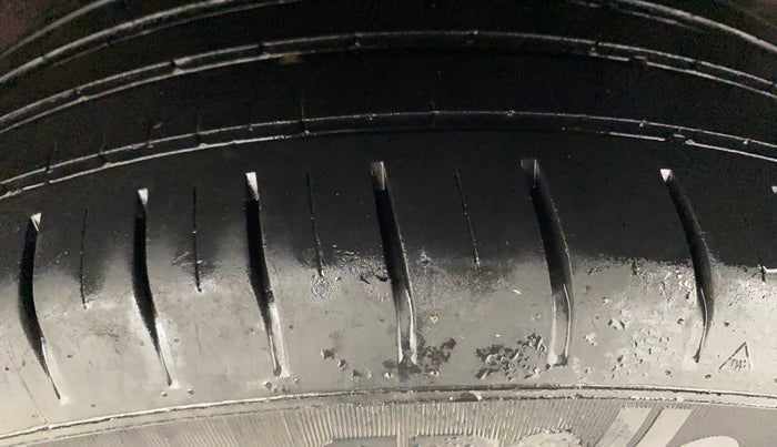 2020 Hyundai Elite i20 ASTA 1.2 (O), Petrol, Manual, 17,402 km, Left Rear Tyre Tread