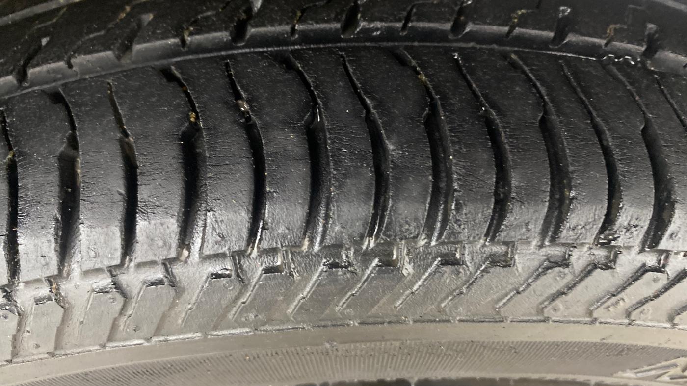 2016 Maruti Alto K10 VXI AMT, Petrol, Automatic, 55,405 km, Left Rear Tyre Tread
