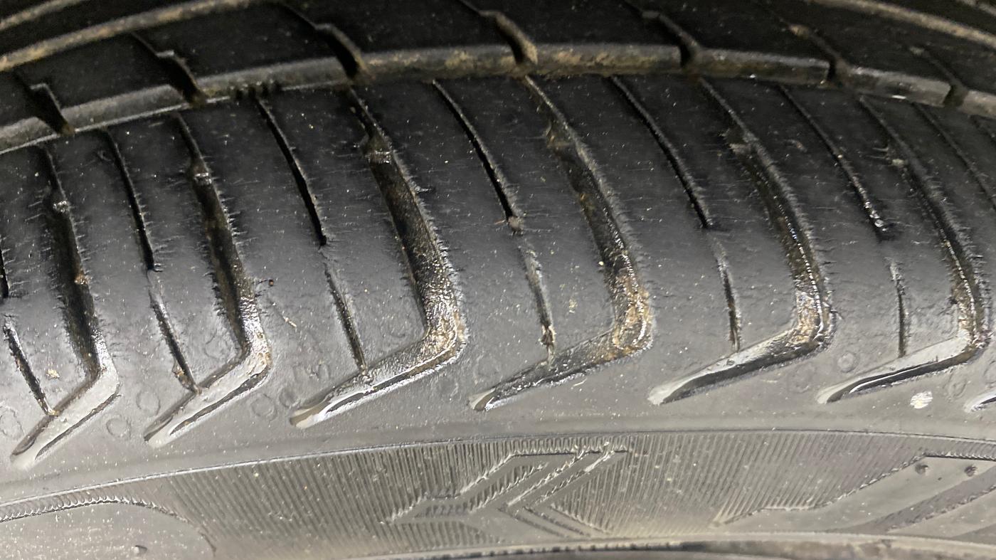 2016 Maruti Alto K10 VXI AMT, Petrol, Automatic, 55,405 km, Right Front Tyre Tread