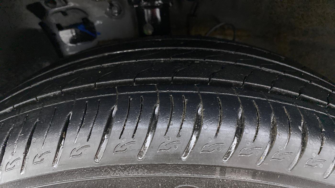 2022 Hyundai VENUE 1.0L Turbo GDI SX MT, Petrol, Manual, 13,710 km, Left Front Tyre Tread