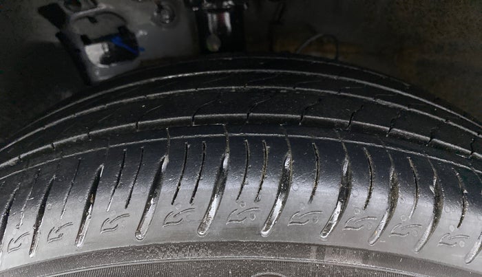 2022 Hyundai VENUE 1.0L Turbo GDI SX MT, Petrol, Manual, 13,710 km, Left Front Tyre Tread