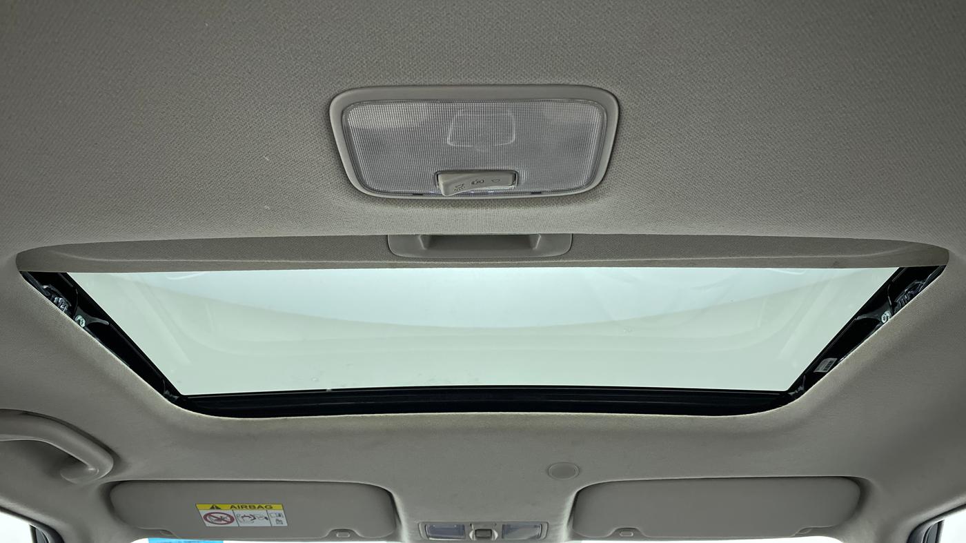 2022 Hyundai VENUE 1.0L Turbo GDI SX MT, Petrol, Manual, 13,710 km, Moonroof/ Sunroof