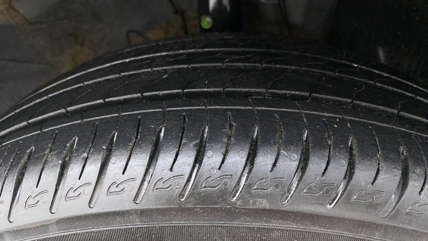 2022 Hyundai VENUE 1.0L Turbo GDI SX MT, Petrol, Manual, 13,710 km, Right Front Tyre Tread