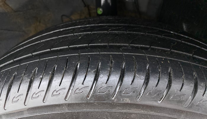 2022 Hyundai VENUE 1.0L Turbo GDI SX MT, Petrol, Manual, 13,710 km, Right Front Tyre Tread