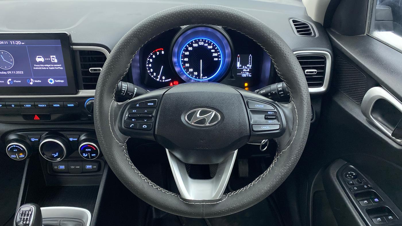 2022 Hyundai VENUE 1.0L Turbo GDI SX MT, Petrol, Manual, 13,710 km, Steering Wheel Close Up