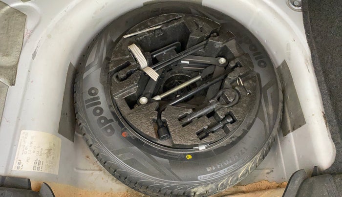 2017 Volkswagen Ameo HIGHLINE1.2L PLUS 16 ALLOY, Petrol, Manual, 83,634 km, Spare Tyre