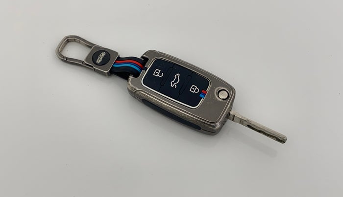 2017 Volkswagen Ameo HIGHLINE1.2L PLUS 16 ALLOY, Petrol, Manual, 83,634 km, Key Close Up