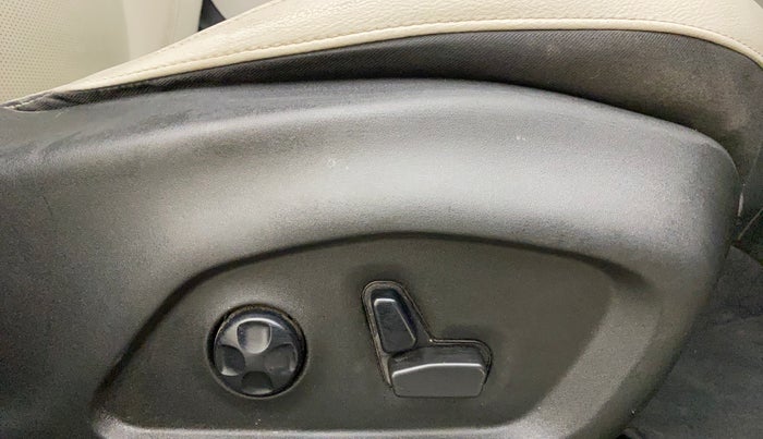 2021 Jeep Compass LIMITED (O) 1.4 PETROL DCT, Petrol, Automatic, 48,130 km, Driver Side Adjustment Panel