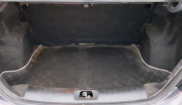 2013 Maruti Swift Dzire VXI, Petrol, Manual, 49,605 km, Boot Inside