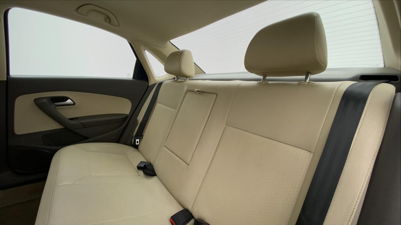 2013 Volkswagen Vento HIGHLINE DIESEL, Diesel, Manual, 67,871 km, Right Side Rear Door Cabin