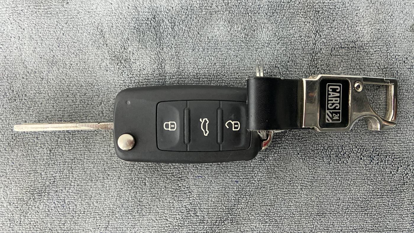 2013 Volkswagen Vento HIGHLINE DIESEL, Diesel, Manual, 67,871 km, Key Close Up
